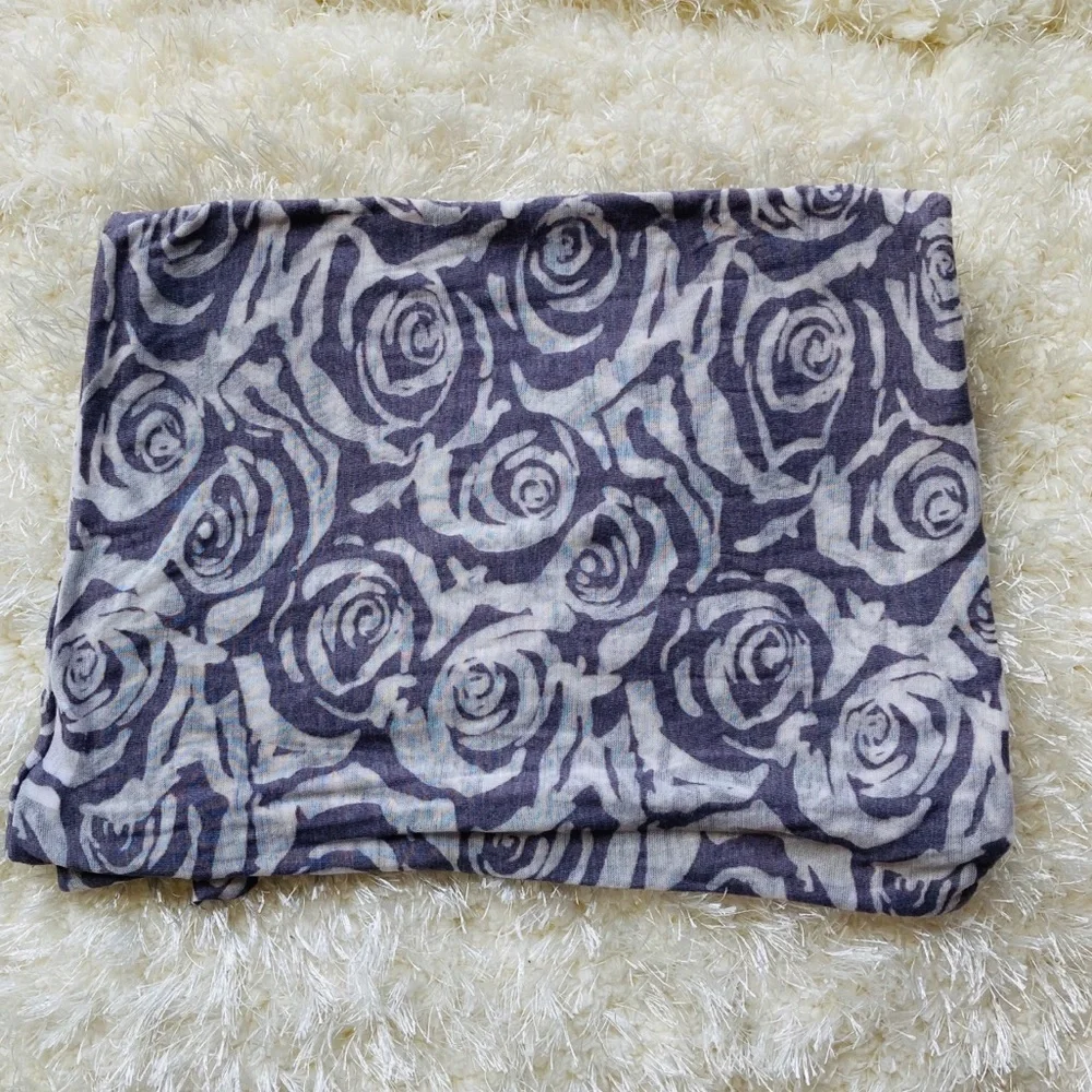 Rose Infinity Scarf - Picture 3 of 3